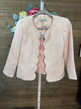 Kasper Scalloped Open-Front Jacket in Pale Pink